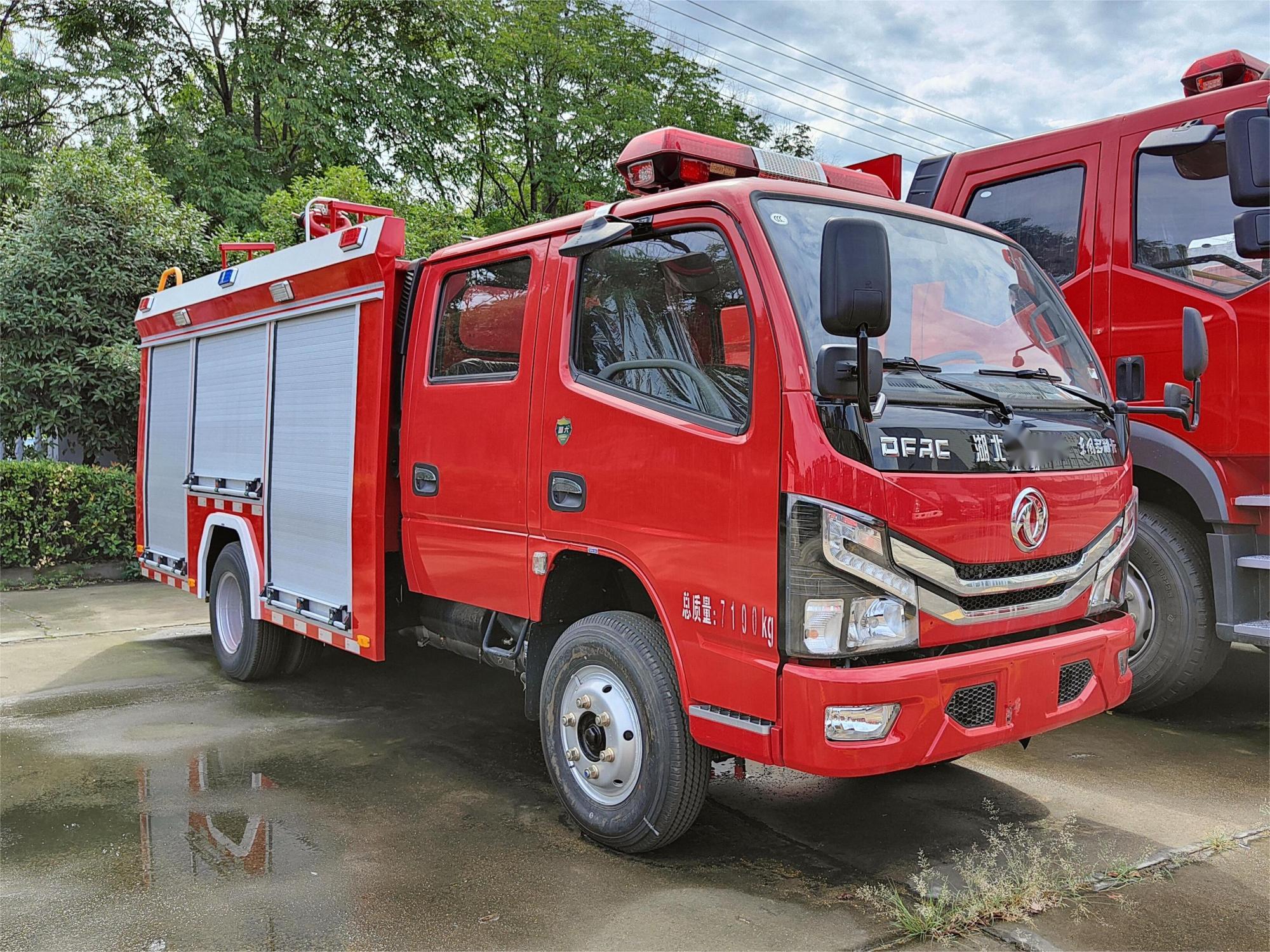 東風(fēng)2.5噸水罐消防車