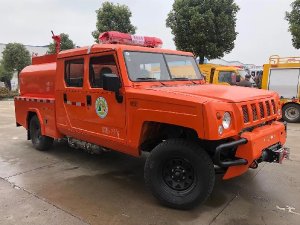 勇士雙排四驅(qū)越野消防車