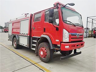四驅(qū)6噸森林越野水罐消防車