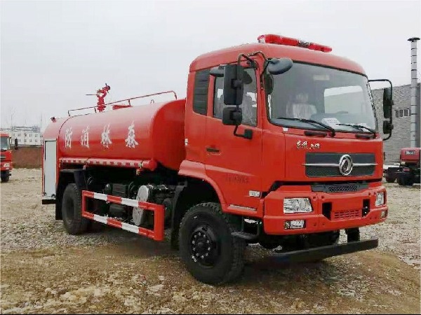 東風(fēng)8噸四驅(qū)越野消防車